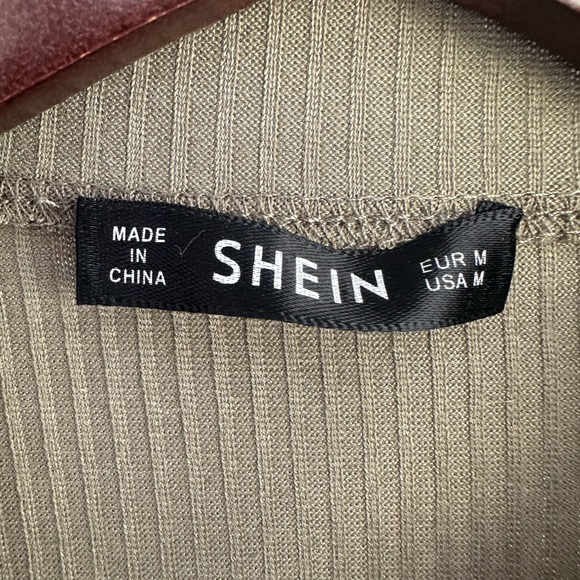 Army Green SHEIN Two Piece Set Size Medium. - Picture 5 of 6